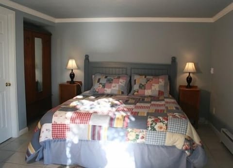 Room, 1 King Bed (Deck with View-Room 1) | Premium bedding, free WiFi, bed sheets