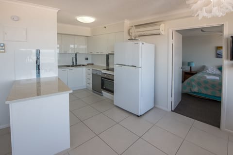 Deluxe Apartment, 2 Bedrooms, Ocean View | Private kitchen | Full-size fridge, microwave, oven, stovetop