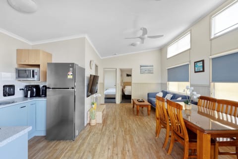 Superior Villa - Sleeps 4 - Dog Friendly | In-room dining