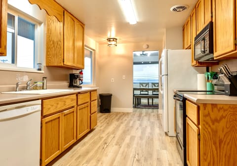Kitchen with bay view