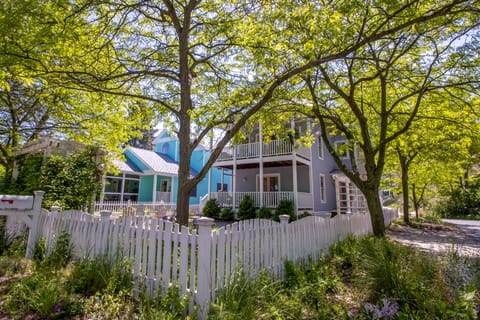 Welcome to Good Times and Tan Lines