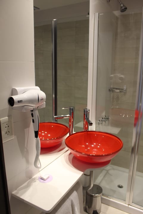 Jetted tub, rainfall showerhead, free toiletries, hair dryer