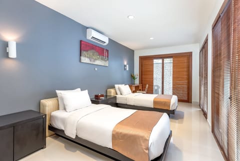 Deluxe Villa, 2 Bedrooms, Sea View | Minibar, in-room safe, desk, free WiFi