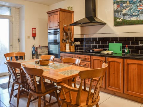 Kitchen | King Arthur Suite, Trearddur Bay