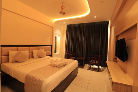 Deluxe Room (AC) | Premium bedding, free WiFi, bed sheets