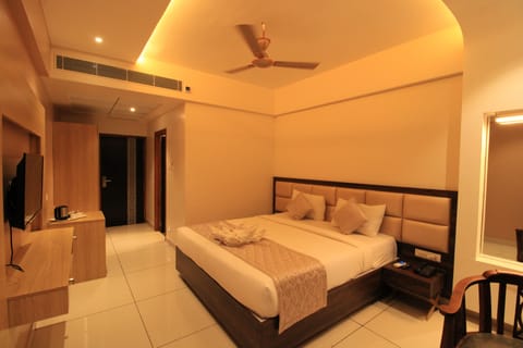 Deluxe Room (AC) | Premium bedding, free WiFi, bed sheets