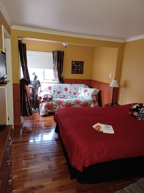 Family Room, 1 Queen Bed with Sofa bed | Down comforters, free WiFi, bed sheets