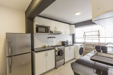 Apartment, 3 Bedrooms (202) | Private kitchen | Fridge, microwave, stovetop, cookware/dishes/utensils