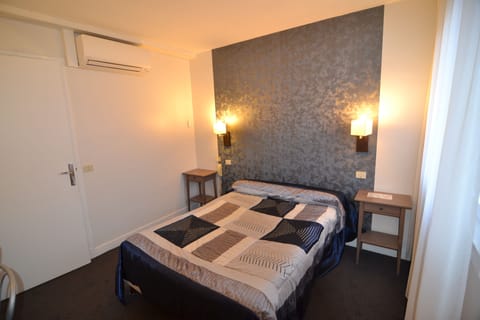 Double Room | Desk, soundproofing, iron/ironing board, free WiFi