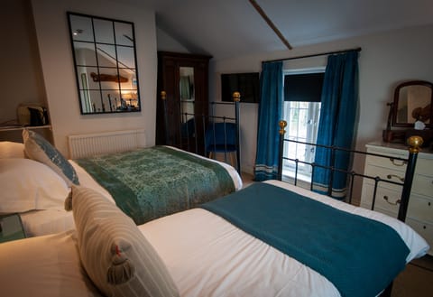 Triple Room, Ensuite (Family (Sleeps 3)) | Egyptian cotton sheets, premium bedding, individually decorated