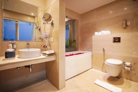 Presidential Suite | Bathroom | Shower, hair dryer, bathrobes, slippers