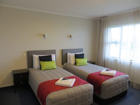 Family Suite | Desk, iron/ironing board, cribs/infant beds, free WiFi