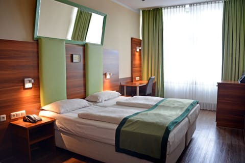 Standard Double Room | Hypo-allergenic bedding, minibar, in-room safe, desk