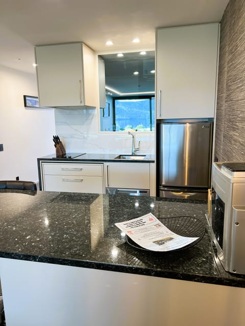 Tanara Premier Studio Suite, 1 King Bed, Accessible, Lake View - ADULTS ONLY | Private kitchen | Full-size fridge, microwave, coffee/tea maker, electric kettle