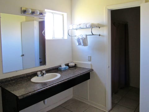 Standard Double Room | Bathroom sink