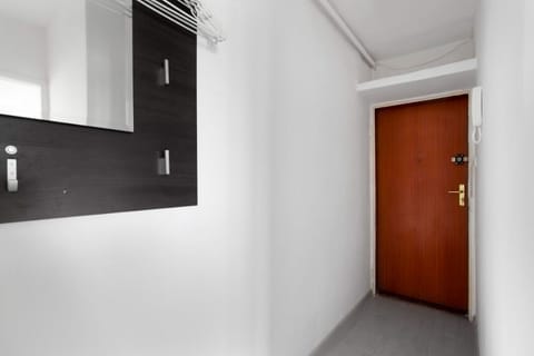 Economy Studio Suite | Living area | 40-inch flat-screen TV with digital channels, TV