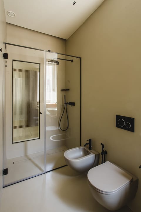 Delux Double or Twin Room | Bathroom | Shower, rainfall showerhead, hair dryer, slippers