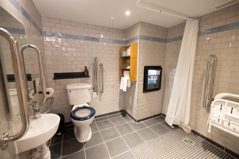 Punk Suite - Accessible | Bathroom | Shower, designer toiletries, hair dryer, bathrobes