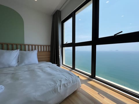 City Apartment, 3 Bedrooms, Balcony | Beach/ocean view