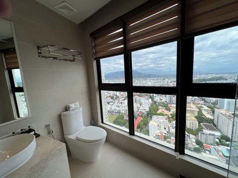 City Apartment, 2 Bedrooms, Balcony | Bathroom | Shower, hydromassage showerhead, designer toiletries, hair dryer