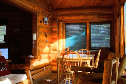 Moose Cabin | In-room dining