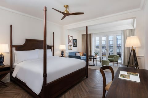 Room, 1 King Bed, Balcony, Oceanfront (Magnifique) | Premium bedding, down comforters, pillowtop beds, minibar