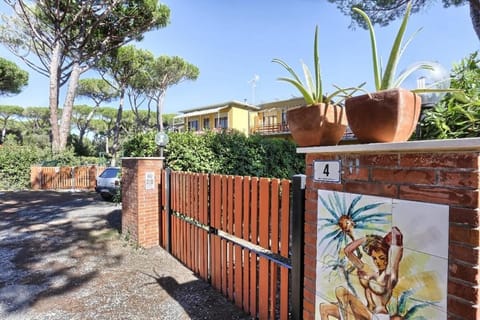 Apartment, 2 Bedrooms, Balcony, Garden View | Parking | Limited parking