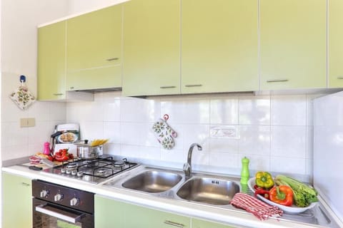 Apartment, 2 Bedrooms, Balcony, Garden View | Interior