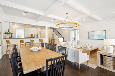 Beautiful living room w/ TV, dining, and kitchen!