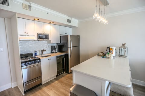 315826548 Condo, 1 King Bed with Sofa bed, Private Pool, Beach View (403 - No Pets Allowed) | Private kitchen | Fridge, microwave, oven, stovetop