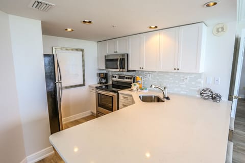 Condo, 1 King Bed with Sofa bed, Private Pool (#404 - No Pets Allowed) | Private kitchen | Fridge, microwave, oven, stovetop