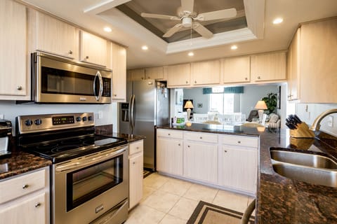 Condo, Multiple Beds, Private Pool, Garden View (381 - No Pets Allowed) | Private kitchen | Fridge, microwave, oven, stovetop