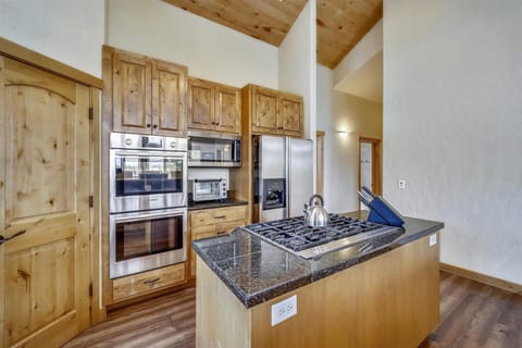 Kitchen - Highfield Trail - Breckenridge Vacation Rental