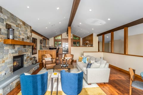 High vaulted ceilings bring the outside Tahoe views in