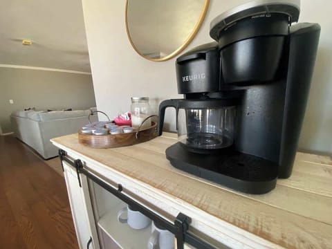 [Coffee bar] Keurig coffee machine with complimentary coffee provided