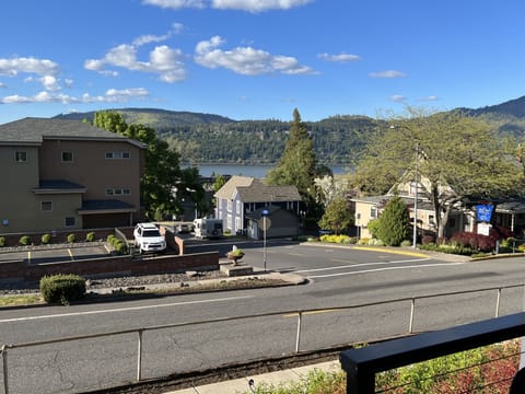 7th St parking for extra vehicle