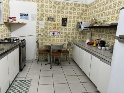 Basic Studio Suite | Private kitchen | Fridge, microwave, oven, toaster