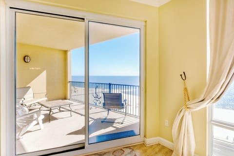 Condo, Multiple Beds, Hot Tub, Beach View | Interior