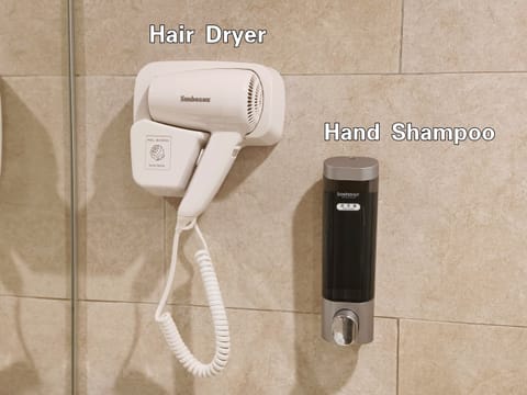 Shower, rainfall showerhead, free toiletries, hair dryer