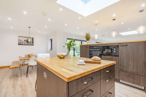 The New Bakehouse Kitchen - StayCotswold