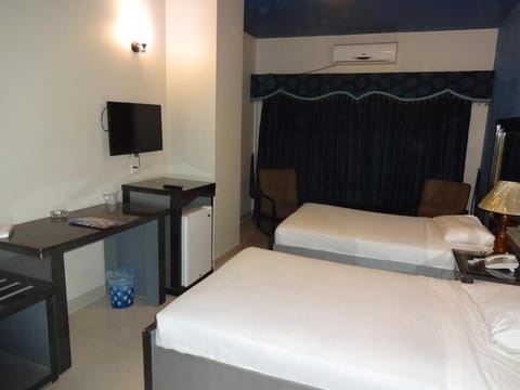 Deluxe Triple Room | Free WiFi, bed sheets