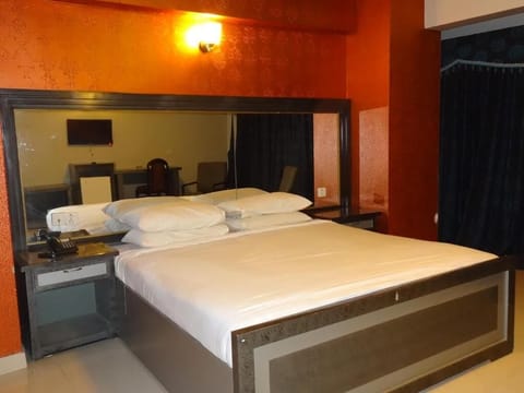 Deluxe Double or Twin Room | Free WiFi, bed sheets