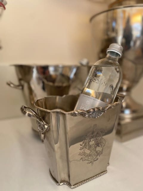 Daily continental breakfast (EUR 13 per person)