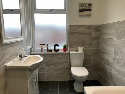 Comfort House, Private Bathroom | Bathroom