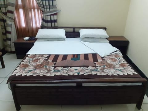 Deluxe Double or Twin Room | Free WiFi, bed sheets