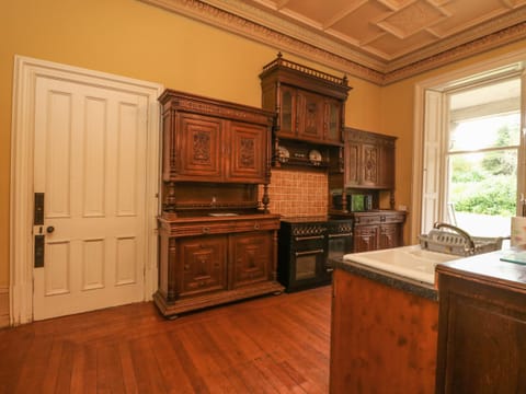 Cottage | Private kitchen | Fridge, dishwasher, electric kettle, toaster