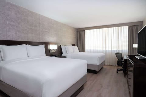 Executive Room, 2 Queen Beds, Non Smoking, Tower | Hypo-allergenic bedding, in-room safe, desk, iron/ironing board