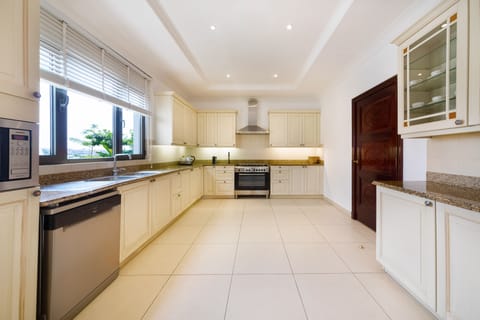 Luxury Villa, 6 Bedrooms, Non Smoking, Beach View | Private kitchen | Fridge, microwave, oven, dishwasher