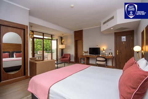 Superior Double Room, City View | Egyptian cotton sheets, premium bedding, Select Comfort beds, minibar