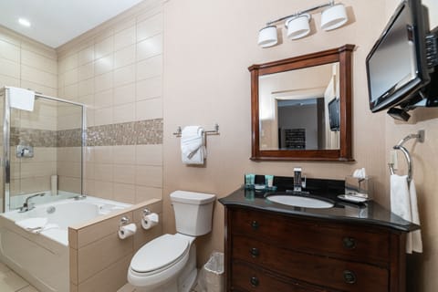 Executive Suite, 2 Bedrooms | Bathroom | Designer toiletries, hair dryer, towels
